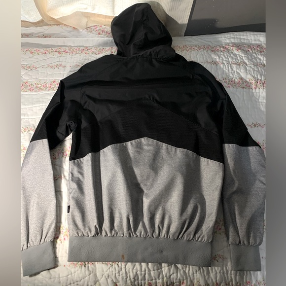 CSG Windbreaker Jacker - Size Small - Picture 3 of 3